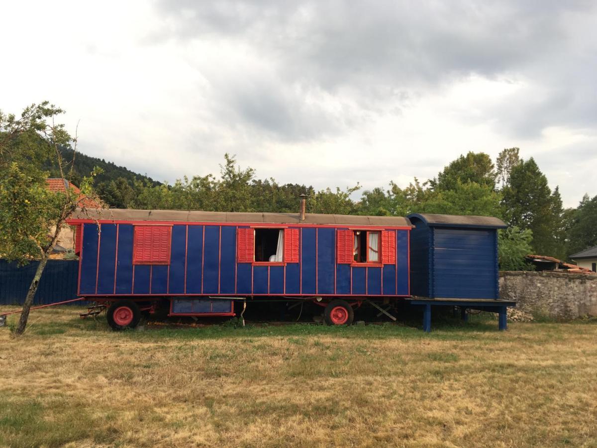 Gite Et Roulotte Dans Les Vosges ルミルモン エクステリア 写真